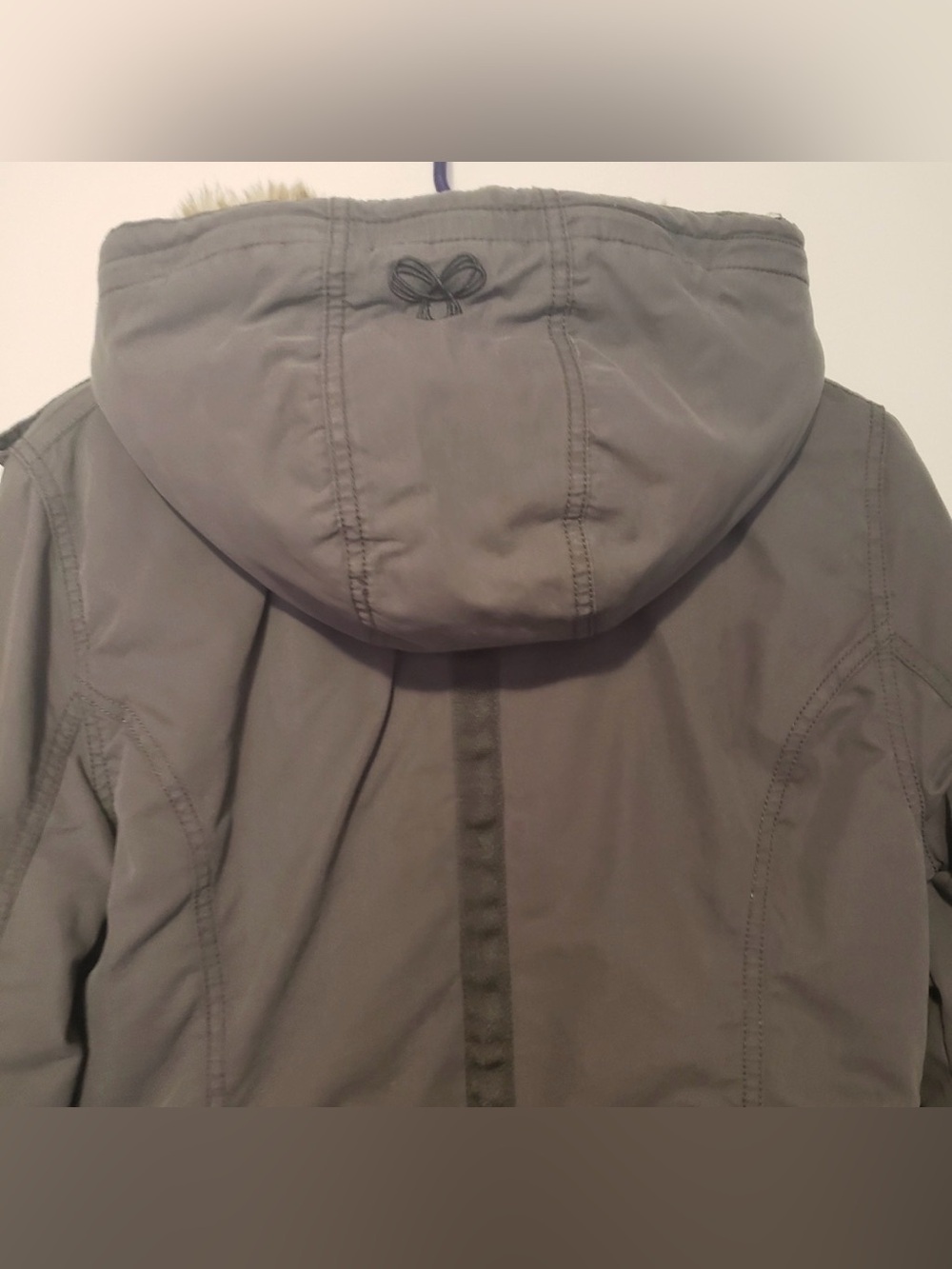 EUC Aritzia TNA Women's Platoon faux fur lined Hooded Utility Jacket - Gray - Picture 9 of 16